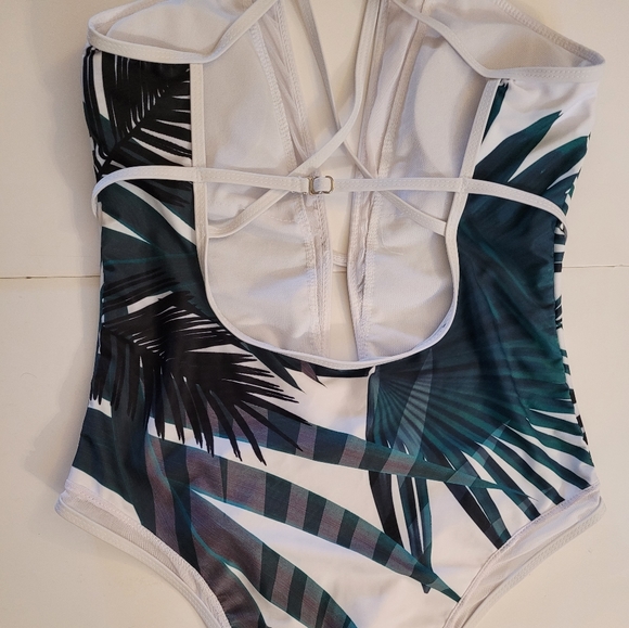 NWOT Tropical One-piece - Picture 8 of 10